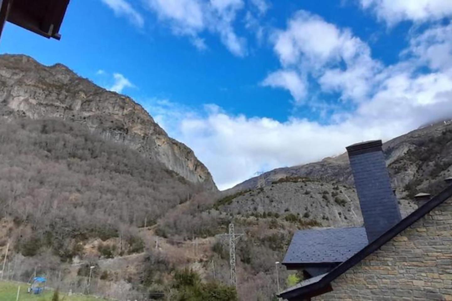 Apartamento Tarmanones Escarrilla Exteriér fotografie